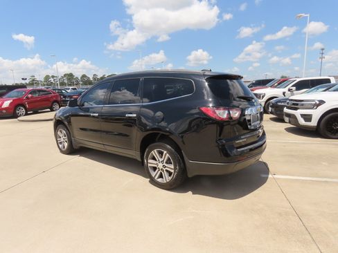 Used 2017 Chevrolet Traverse LT FWD image 17