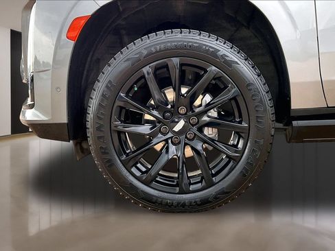Certified 2024 Cadillac Escalade Sport Platinum w/ LPO, ONYX Package AWD/4WD image 8