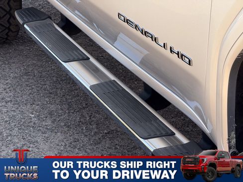 Used 2022 GMC Sierra 2500 Denali w/ Denali Ultimate Package image 11