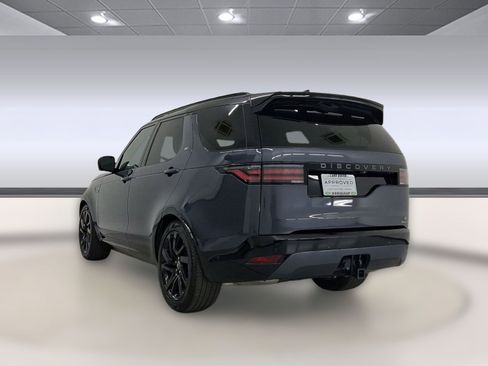 Used 2025 Land Rover Discovery Dynamic SE image 3