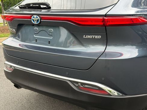 Used 2024 Toyota Venza Limited AWD/4WD image 5