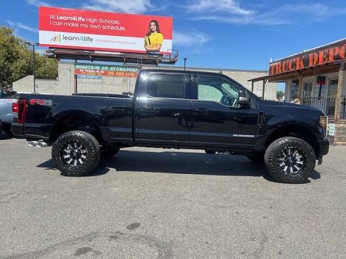 Used 2019 Ford F350 Lariat image 9