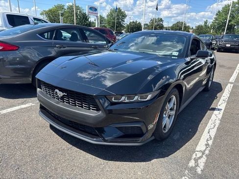 Used 2024 Ford Mustang Coupe RWD image 4