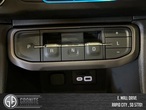 Used 2022 GMC Acadia AT4 w/ Technology Package AWD/4WD image 25