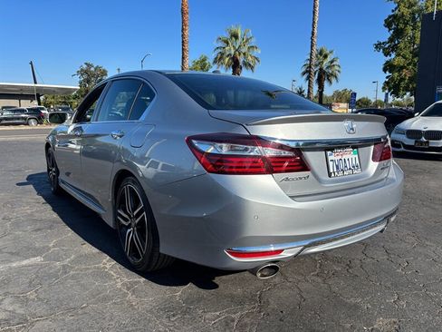 Used 2017 Honda Accord Touring image 6