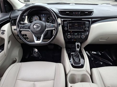 Used 2021 Nissan Rogue Sport SL AWD/4WD image 12