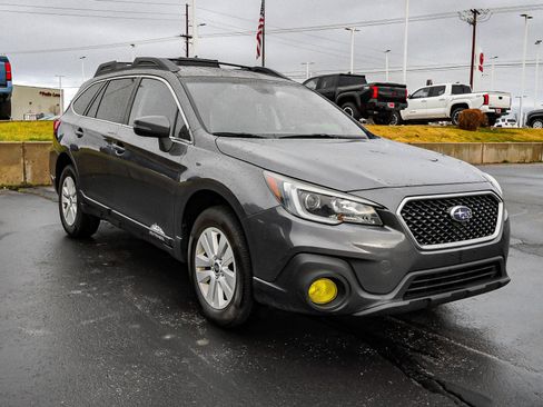 Used 2019 Subaru Outback 2.5i Premium image 2