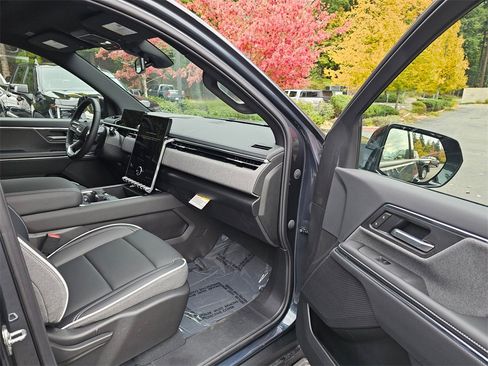 New 2026 GMC Sierra EV Elevation image 30