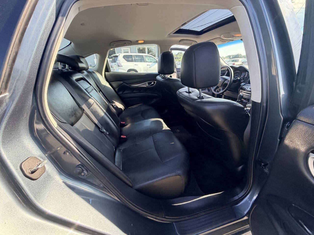 Used 2011 INFINITI M37 x w/ Premium Pkg AWD/4WD image 50