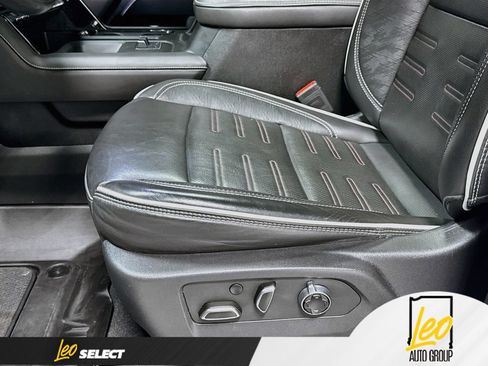 Used 2025 GMC Sierra 2500 AT4X AWD/4WD image 22