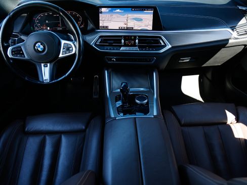 Used 2020 BMW X6 M50i image 2
