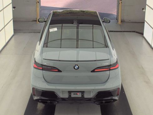 Used 2025 BMW 760i xDrive AWD/4WD image 8