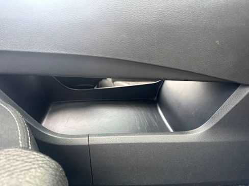 Used 2025 Nissan Rogue SV FWD image 26
