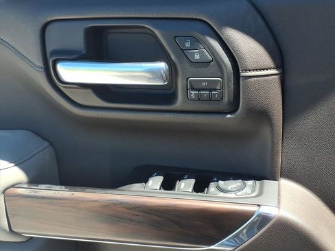 Used 2019 GMC Sierra 1500 SLT w/ SLT Premium Package AWD/4WD image 19