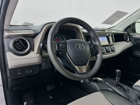 Used 2014 Toyota RAV4 LE AWD/4WD image 9