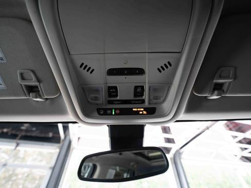 Used 2020 GMC Terrain Denali w/ Denali Premium Package AWD/4WD image 18