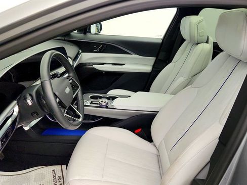 Used 2025 Cadillac Lyriq Luxury RWD image 19