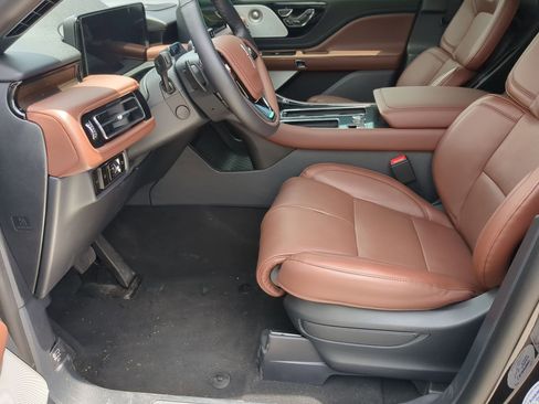 New 2026 Lincoln Aviator Reserve AWD/4WD image 11
