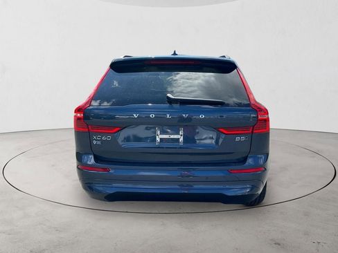Certified 2023 Volvo XC60 B5 Core w/ Climate Package AWD/4WD image 4