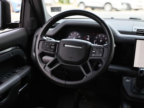 Used 2025 Land Rover Defender 110 X-Dynamic SE AWD/4WD image 36
