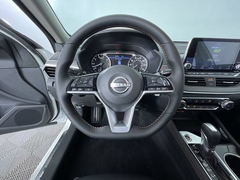 Certified 2025 Nissan Altima 2.5 SR AWD/4WD image 16