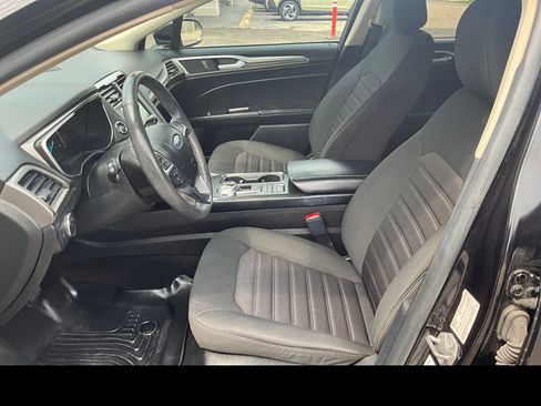 Used 2020 Ford Fusion SEL FWD image 2