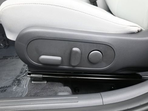 Certified 2024 Hyundai Kona SEL image 18