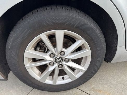 Used 2025 Toyota Camry LE image 9