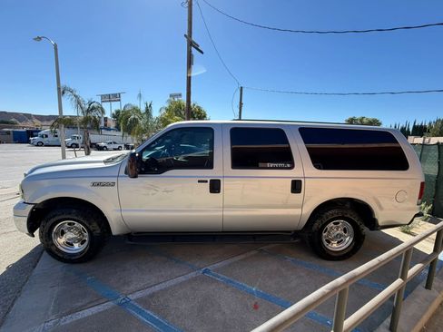 Used 2005 Ford Excursion XLS RWD image 6