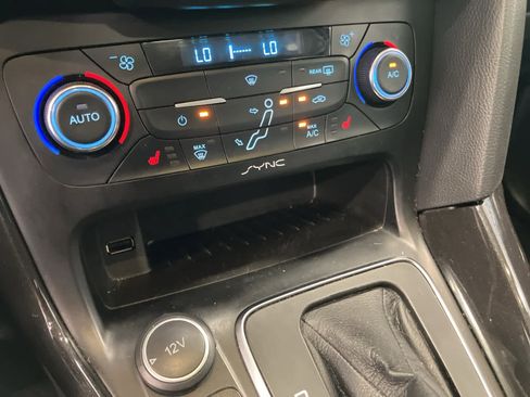 Used 2016 Ford Focus Titanium w/ Exterior Protection Package image 18