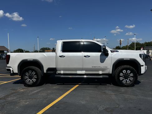 Used 2024 GMC Sierra 2500 Denali w/ Max Trailering Package AWD/4WD image 4