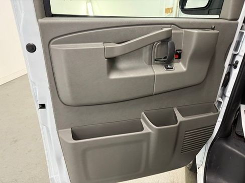Used 2025 Chevrolet Express 3500 LS image 12