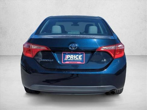 Used 2017 Toyota Corolla LE image 6