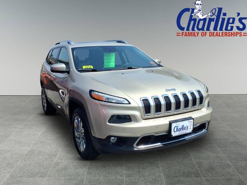 Used 2014 Jeep Cherokee Limited w/ Technology Group AWD/4WD image 3