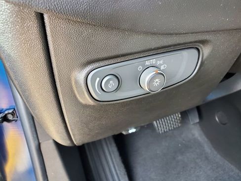 Certified 2022 Chevrolet Equinox LS w/ LS Convenience Package FWD image 22