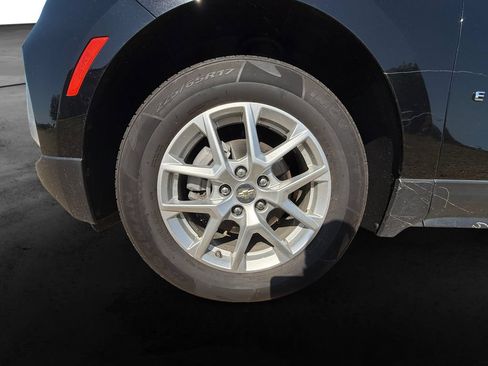 Used 2024 Chevrolet Equinox LT AWD/4WD image 12