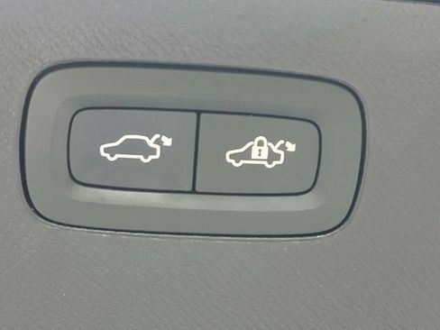 Certified 2023 Volvo XC90 B6 Plus AWD/4WD image 15