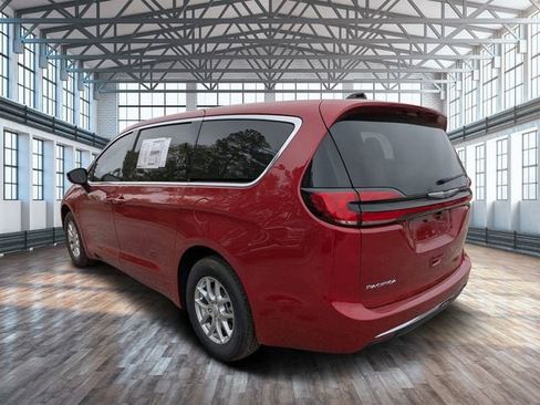 New 2026 Chrysler Pacifica Select FWD image 6