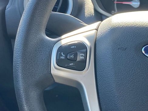 Used 2013 Ford Fiesta SE FWD image 8
