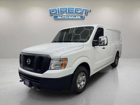 Used 2017 Nissan NV 3500 SV RWD image 3