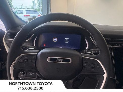 Used 2023 Jeep Grand Cherokee Altitude AWD/4WD image 33