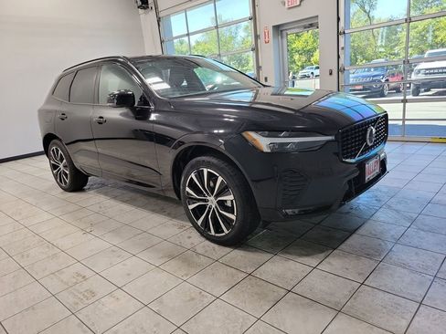 Used 2025 Volvo XC60 B5 Plus image 52