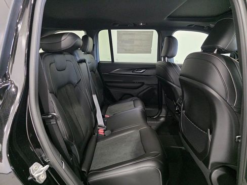New 2025 Jeep Grand Cherokee Altitude AWD/4WD image 26