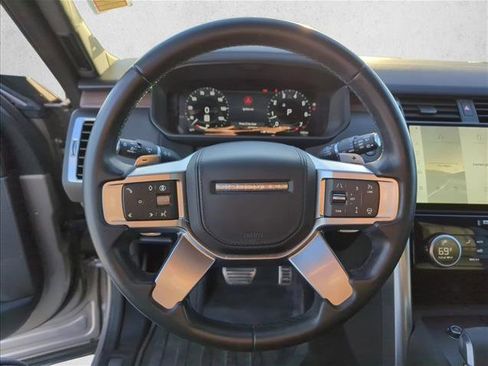 Used 2024 Land Rover Discovery Dynamic SE image 13