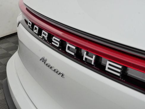 New 2026 Porsche Macan AWD/4WD image 38