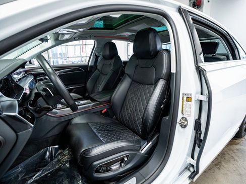 Used 2023 Audi S8 image 36