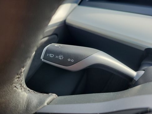 Used 2023 Tesla Model Y Long Range image 29