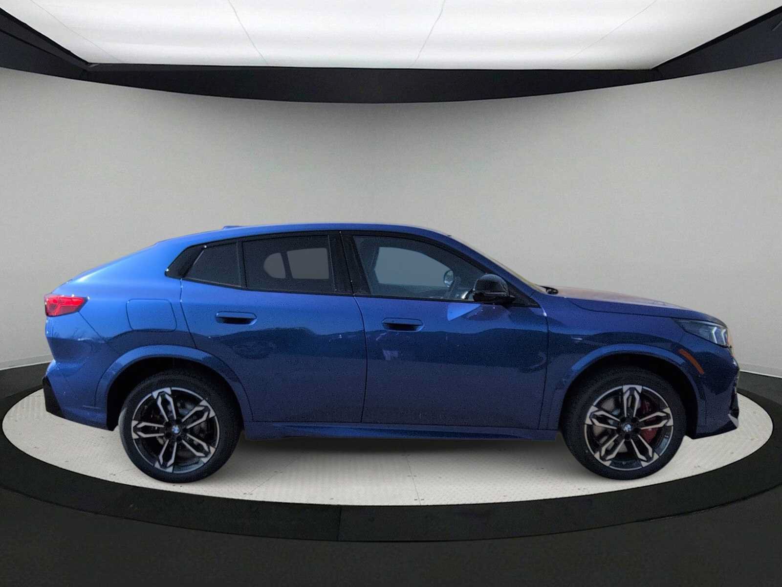 Used 2026 BMW X2 xDrive28i w/ Technology Package AWD/4WD image 9