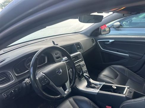 Used 2018 Volvo V60 T5 Dynamic w/ Vision Package image 6