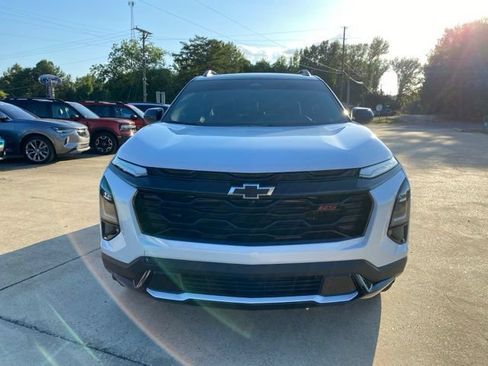 Used 2026 Chevrolet Equinox RS w/ LPO, Floor Liner Package FWD image 7